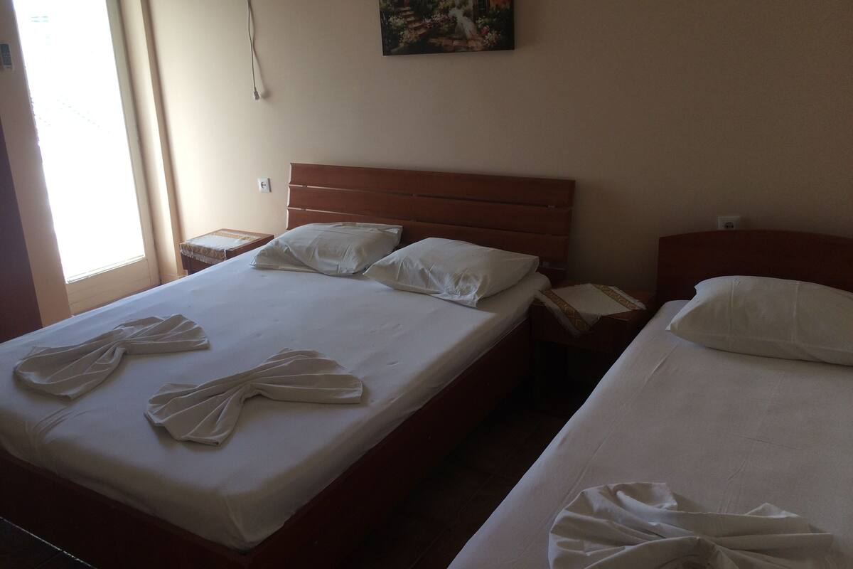 1 bedroom, desk, free WiFi