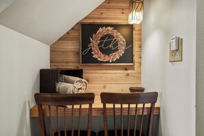 Interior - Dog friendly at the Seventh Mountain Resort! (Bend)
