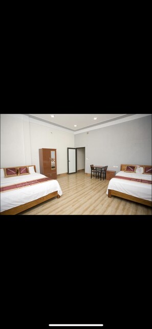 Comfort Room | 9 bedrooms, desk, laptop workspace, soundproofing - Nam Anh Hotel (Bo Trach)
