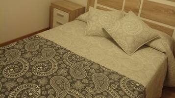 3 bedrooms, iron/ironing board, bed sheets