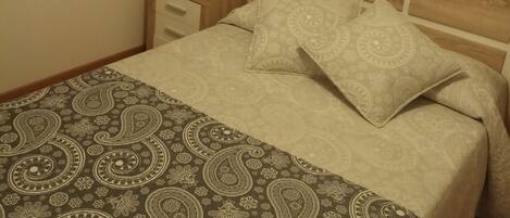 3 Schlafzimmer, Bügeleisen/Bügelbrett, Bettwäsche