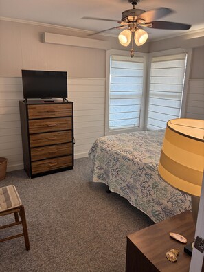 4 bedrooms, WiFi, bed sheets