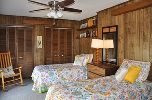 4 bedrooms, WiFi, bed sheets