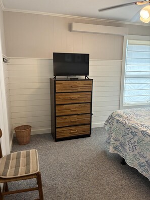 4 bedrooms, WiFi, bed sheets