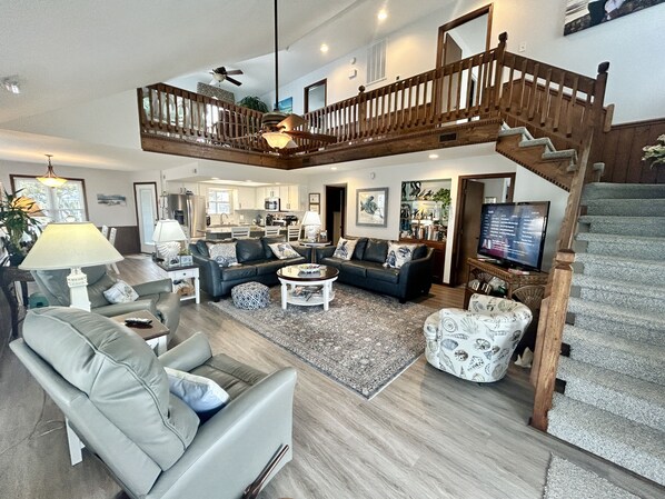 DVD player - Second Row House. 4 bedrooms, 3 baths. Easy access to beach. Located close to pier. (Brunswick)