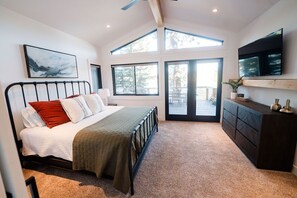 5 habitaciones, tabla de planchar con plancha, cuna de viaje y wifi 