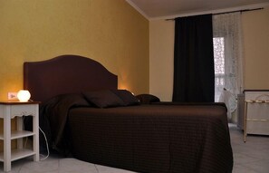 View from property - Chocolat Inn (Rome)