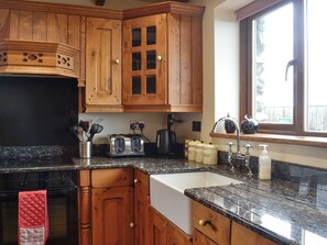 Horno, lavavajillas, periquera y congelador 