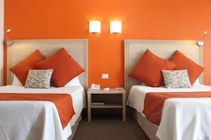 Standard Room, 2 Double Beds | Desk, laptop workspace, iron/ironing board, free WiFi - Hotel Flamingo Irapuato (Irapuato)