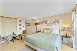 1 bedroom, iron/ironing board, free WiFi, bed sheets - Large Studio - 2 Decks - 2 Short Blocks From Beach - #703-A (Honolulu)