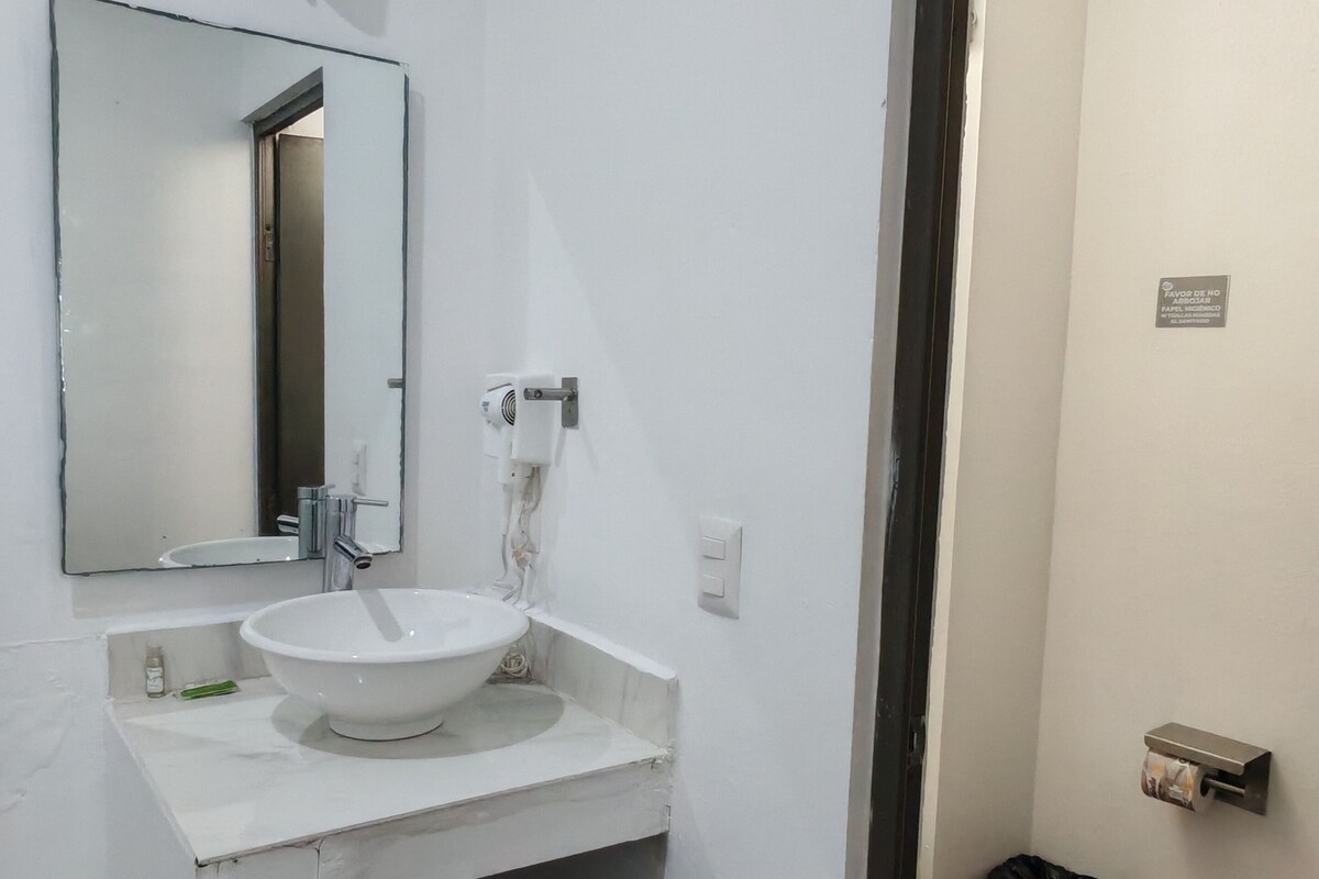 Ducha, artículos de tocador gratuitos, toallas, jabón