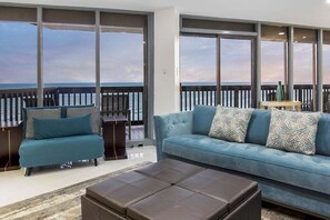 Flat-screen TV - Sandpiper #1106: Beachfront 3 Bedroom 2 1/2 Bathroom With Spectacular Views and 24 Hour Management (Port Aransas)