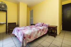 Habitación estándar | Wifi gratis y ropa de cama