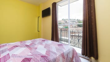 Standard Room | Free WiFi, bed sheets
