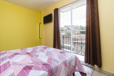 Standard Room | Free WiFi, bed sheets