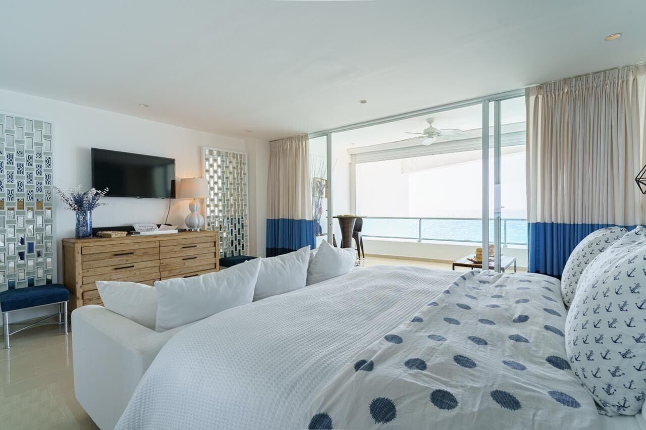 3 habitaciones, tabla de planchar con plancha y cuna de viaje 