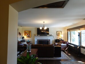 Smart TV, fireplace, offices