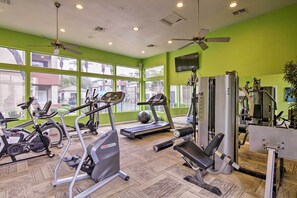 Fitness facility - Modern Condo w/ Pool Access ~ 3 Mi to Dtwn Phoenix (Phoenix)