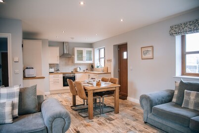 The Corn Store - sleeps 4 guests in 2 bedrooms