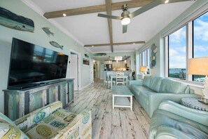 Condo, Multiple Beds (Crystal Tower 601) | Living area