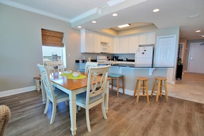 Condo, Plusieurs lits (San Carlos 609) | Restauration