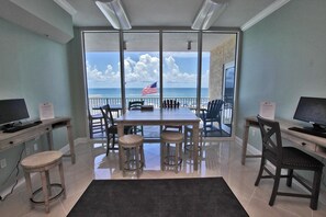 Condo, varias camas (San Carlos 701) | Interior