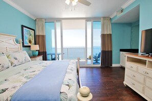 Condo, varias camas (San Carlos Penthouse 5) | 3 habitaciones, decoración personalizada y muebles diferentes 