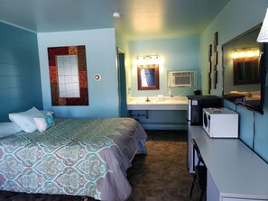 Comfort Room, 1 Queen Bed | Iron/ironing board, free WiFi - Viking Inn (Montevideo)