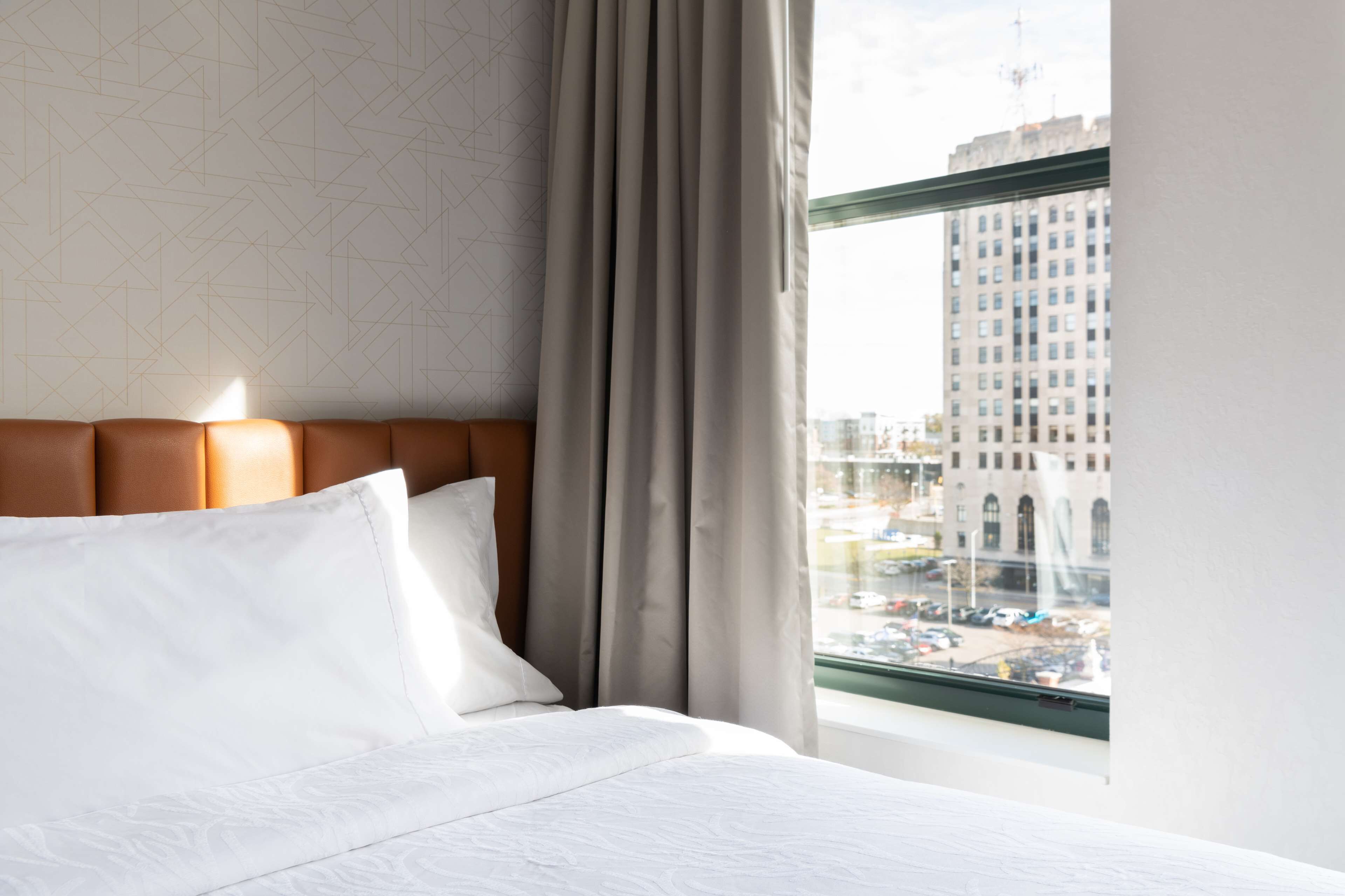 in-room safe, desk, laptop workspace, blackout curtains