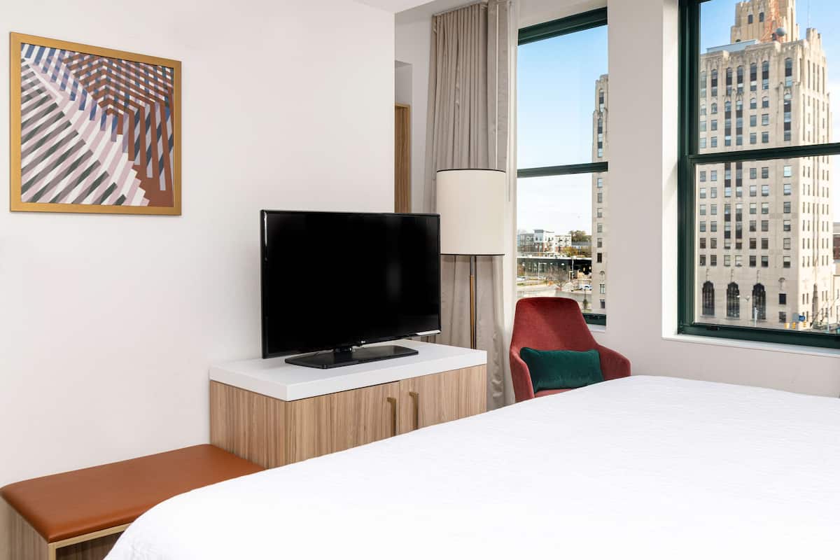 1 bedroom, in-room safe, desk, laptop workspace