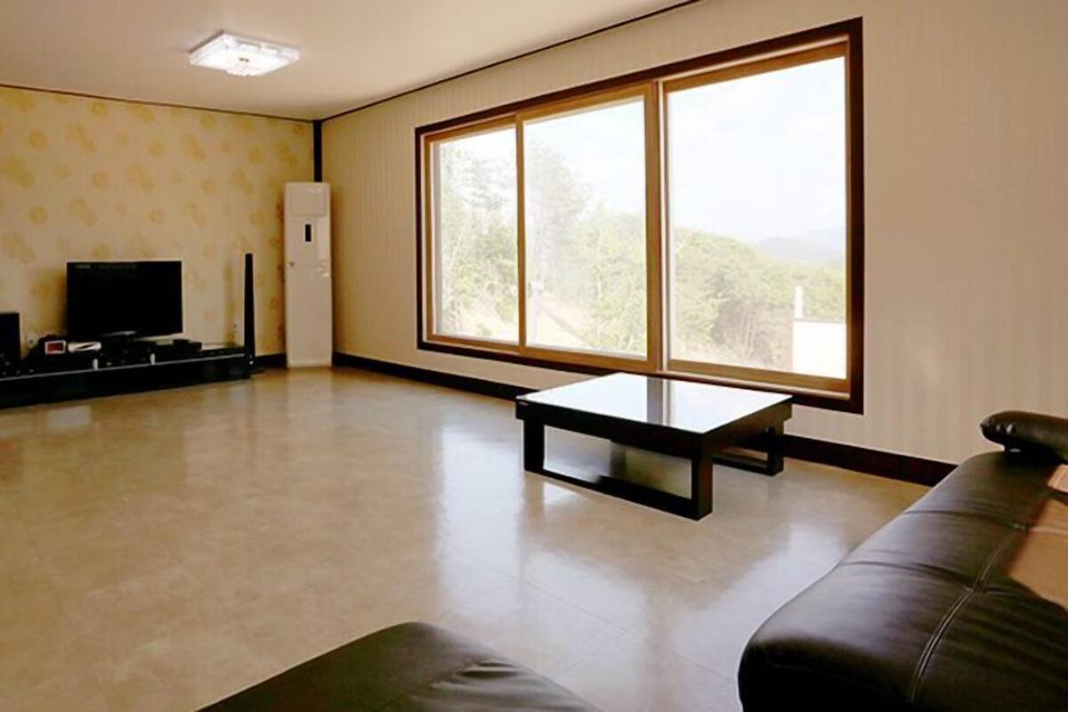 Nunkkotsongii | Living area