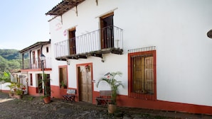 Exterior - Hotel de Cervantes (San Sebastian del Oeste)