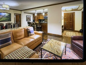 TV, fireplace, ping pong