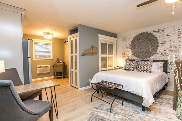 مكواة/لوح كي وواي فاي وملاءات أسرّة وتسهيلات لدخول الكراسي المتحركة