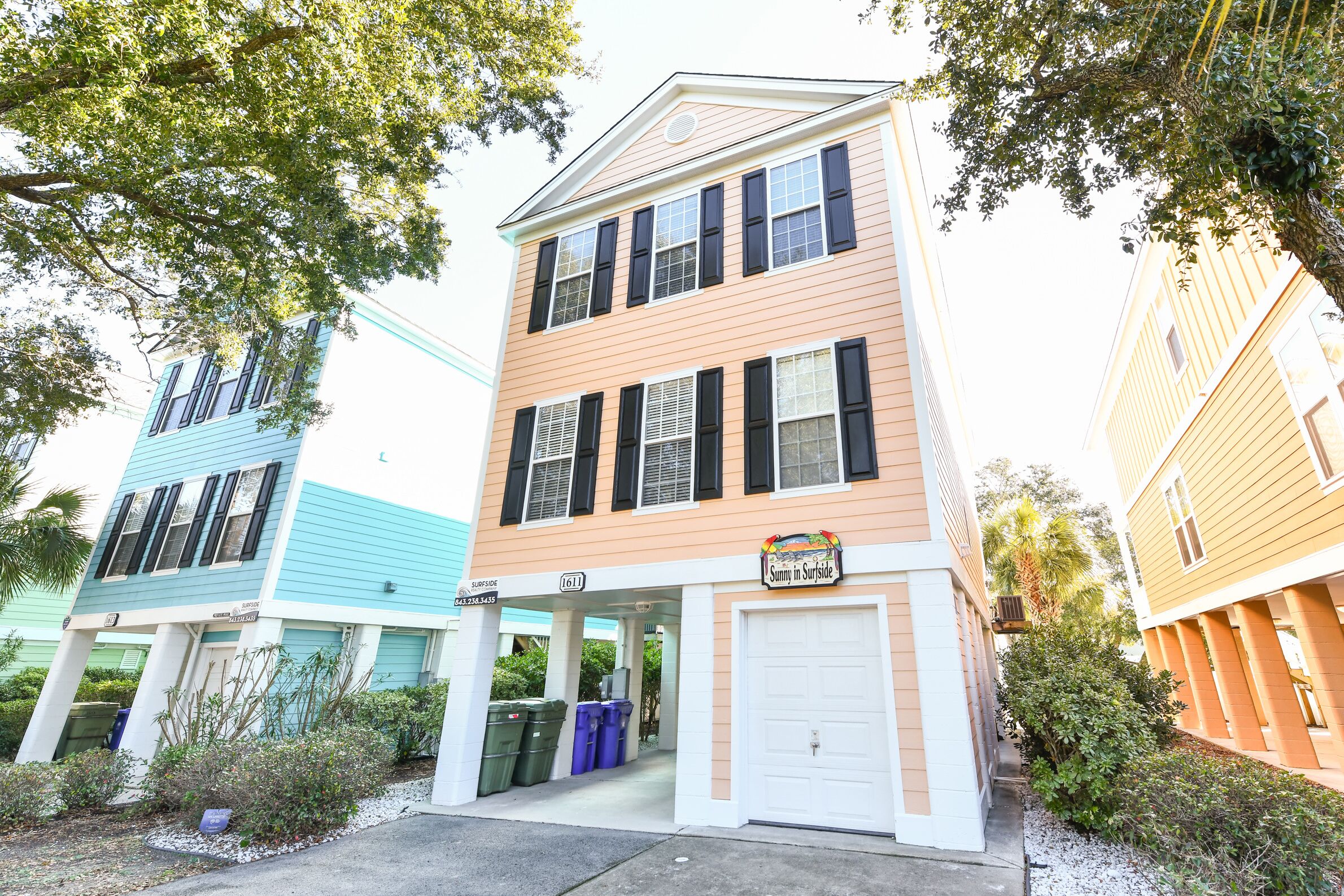 4 BR Beach House with Private Pool! Sunny in Surfside