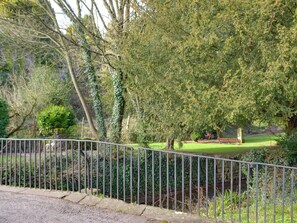 Property grounds - 2 bedroom accommodation in Matlock (Matlock)