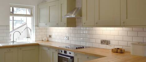 Oppvaskmaskin og fryser