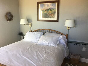 2 bedrooms, iron/ironing board, free WiFi, bed sheets - Our Cozy, Quiet, Comfortable place in the Country - 2 Bedroom 900 sq ft w/view (Lockhart)