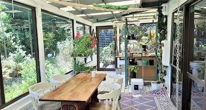 Madhuban-Seafacing Queen Suite, Sleeps 4 - Sailing,Fishing,Hiking,Trekking