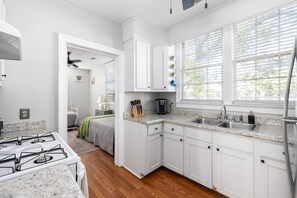 Fridge, microwave, oven, stovetop - Beautiful & Charming Charleston Home (Charleston)