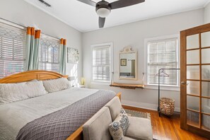 3 makuuhuonetta, silitysrauta/-lauta, ilmainen Wi-Fi, vuodevaatteet