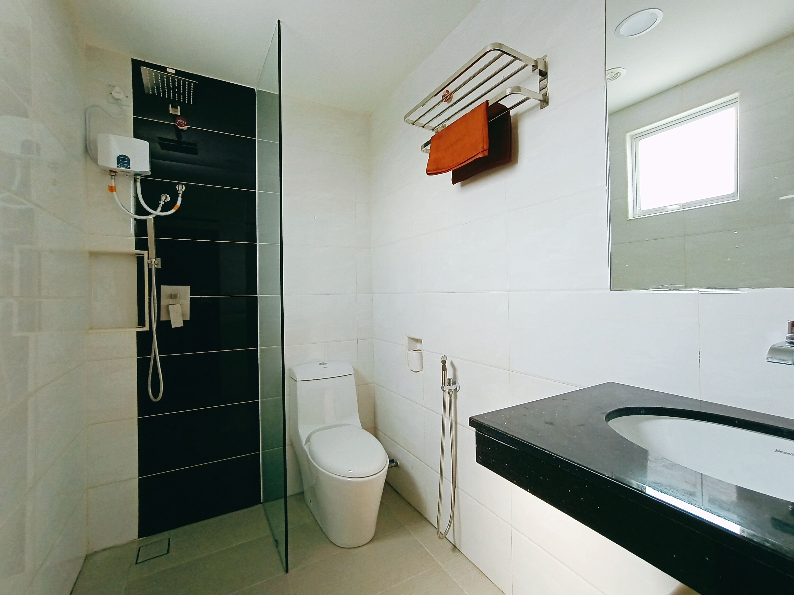 standard queen | bathroom | shower, rainfall showerhead, free toiletries, hair dryer