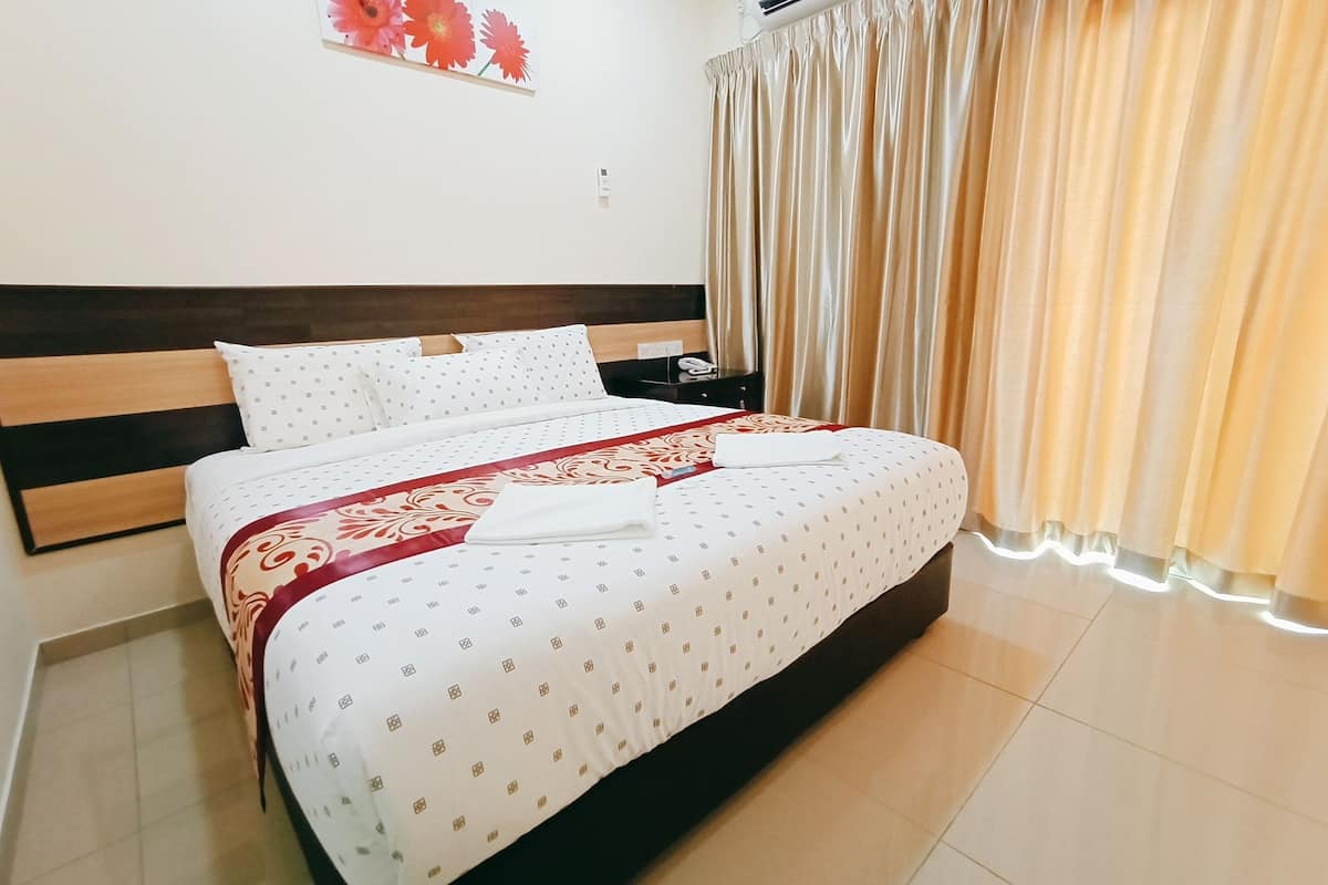 premium king | desk, iron/ironing board, free wifi