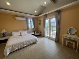 Family Double Room | Desk, cribs/infant beds, free WiFi