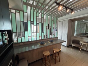 Free WiFi, bed sheets - Fantastic Step to the Venice (Taguig)