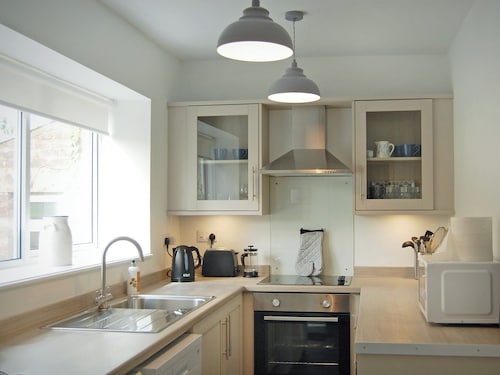 2 bedroom accommodation in Annan
