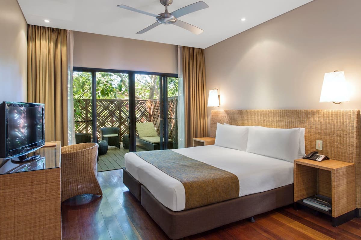 1 Schlafzimmer, hochwertige Bettwaren, Zimmersafe, Schreibtisch