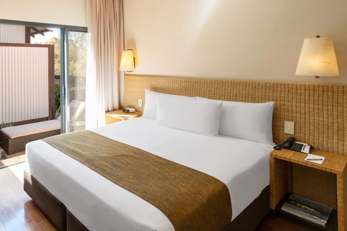 1 Schlafzimmer, hochwertige Bettwaren, Zimmersafe, Schreibtisch