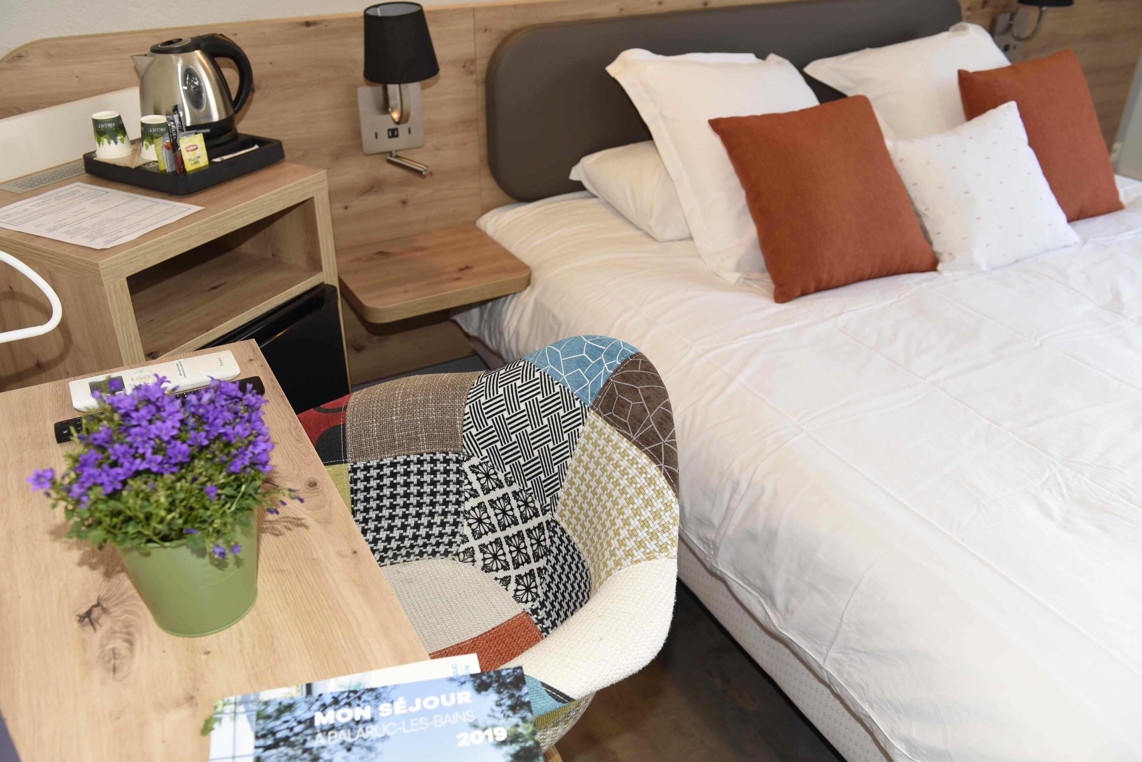 double room, bathtub | 1 bedroom, minibar, in-room safe, individually decorated