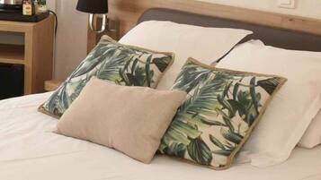 Minibar, in-room safe, individually decorated, individually furnished